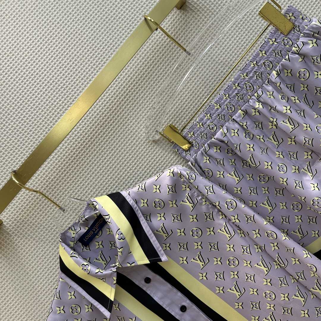 Louis Vuitton 3D Monogram Stripe Accent Pajama Shorts Blue Glacier. Size 36