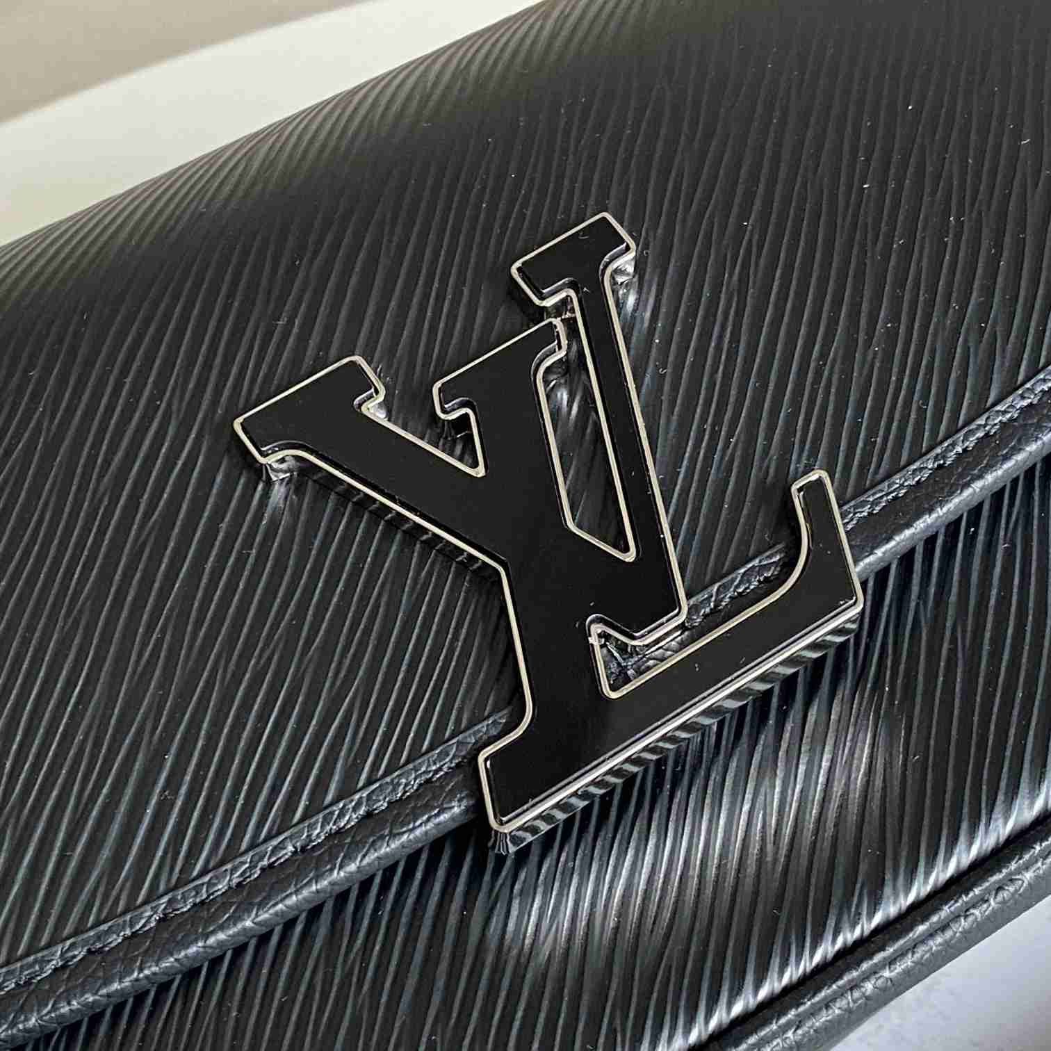 Shop Louis Vuitton Buci (M59386) by RedondoBeach-LA