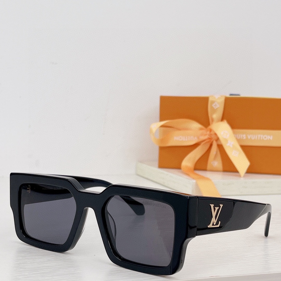 Louis Vuitton LV Clash Square Sunglasses Z1579E